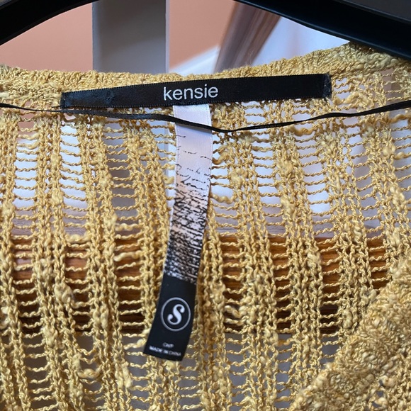 Excellent condition Kensie open weave size Sm front pocket long sleeve sweater - Picture 3 of 3